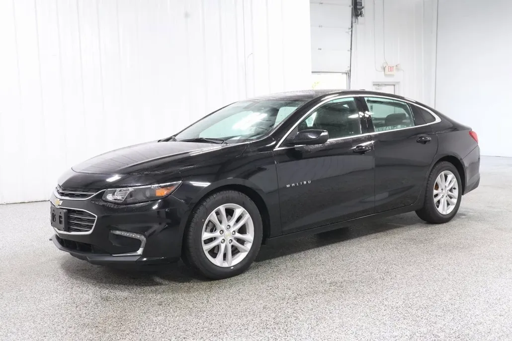 2018 Chevrolet Malibu 1LT photo 1