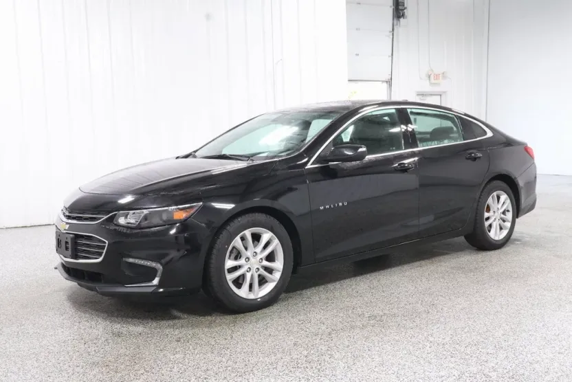 2018 Chevrolet Malibu 1LT photo 1