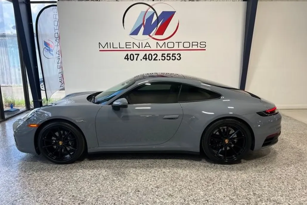 2023 Porsche 911 4 T photo 1