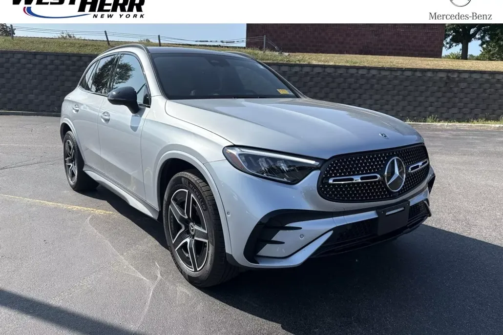 2025 Mercedes Benz GLC 300 4MATIC photo 1