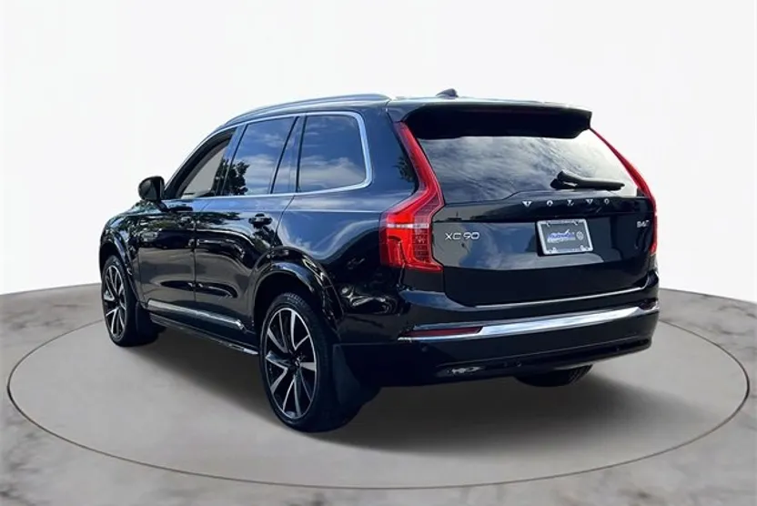 2024 Volvo XC90 Plus photo 1