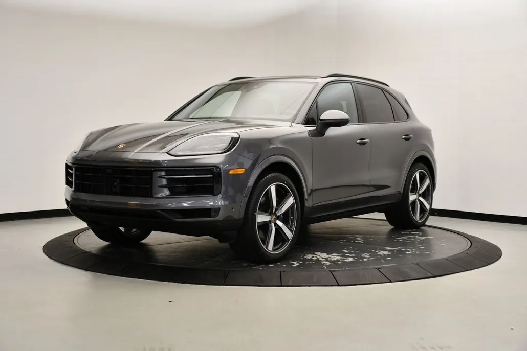 2025 Porsche Cayenne Base photo 1