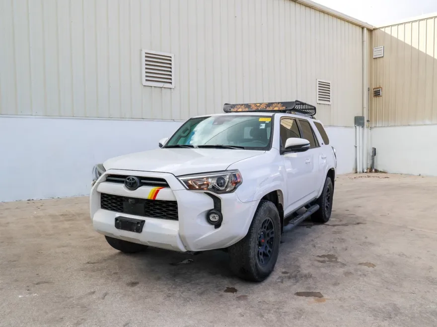 2023 Toyota 4Runner SR5 Premium photo 1