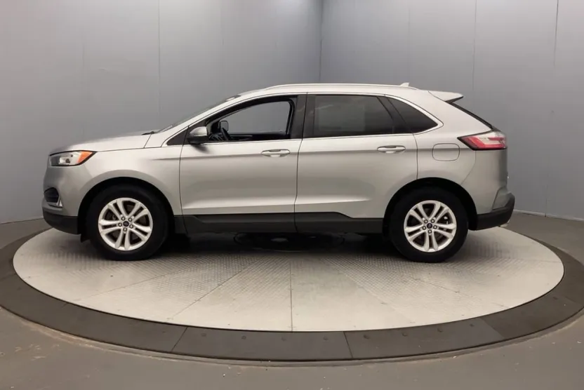 2020 Ford Edge SEL photo 1