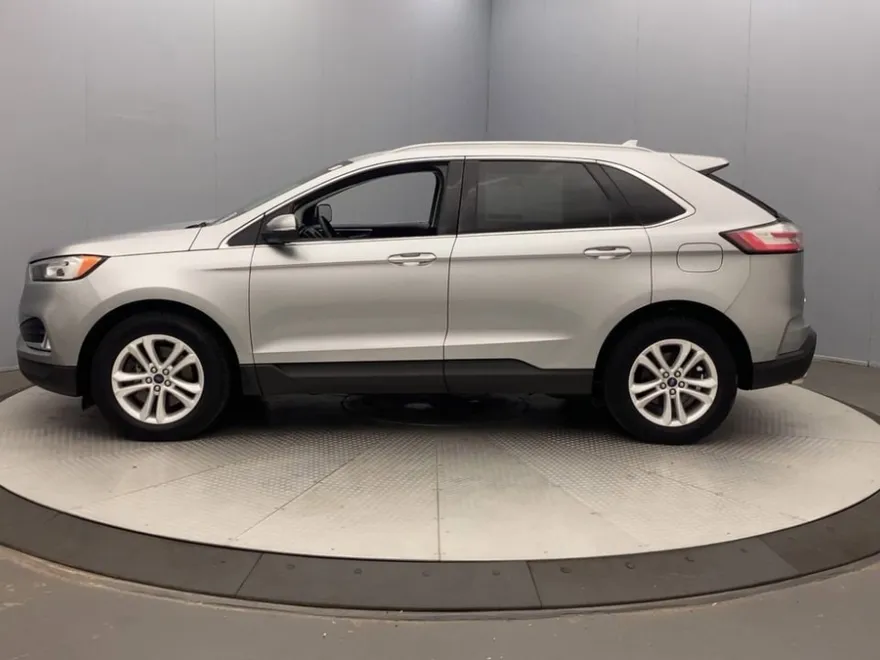 2020 Ford Edge SEL photo 1