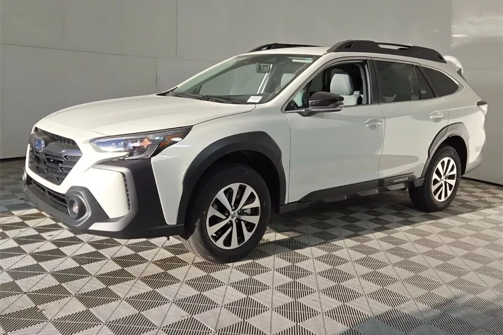 2025 Subaru Outback Premium photo 1