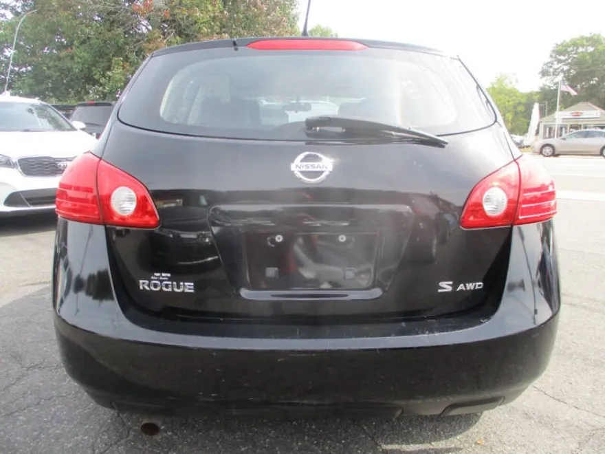 2009 Nissan Rogue S photo 1