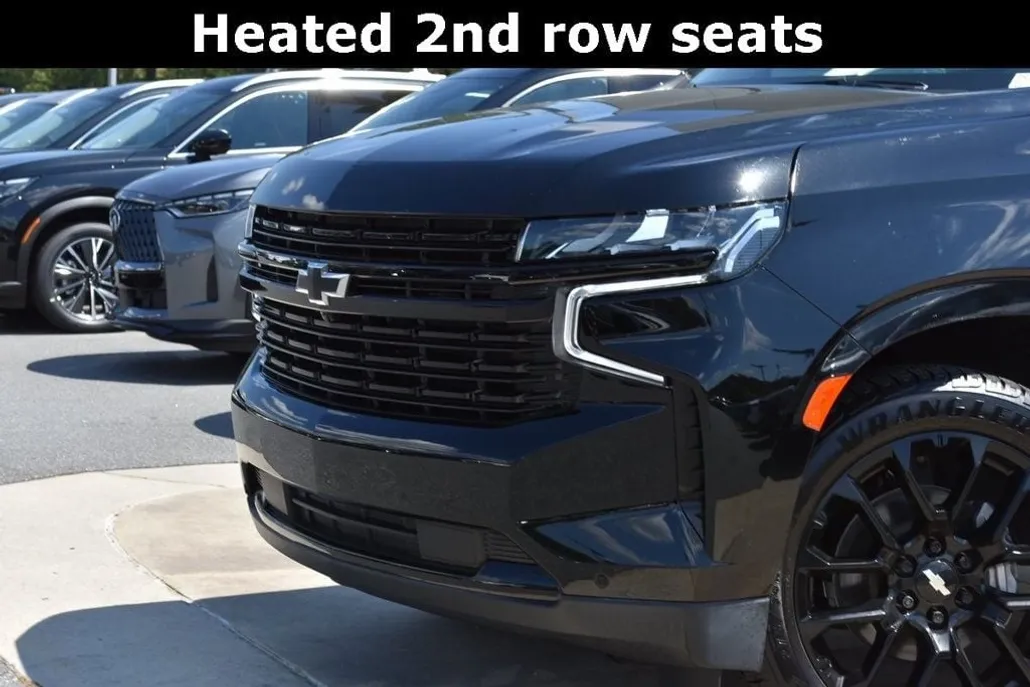 2023 Chevrolet Suburban RST photo 1
