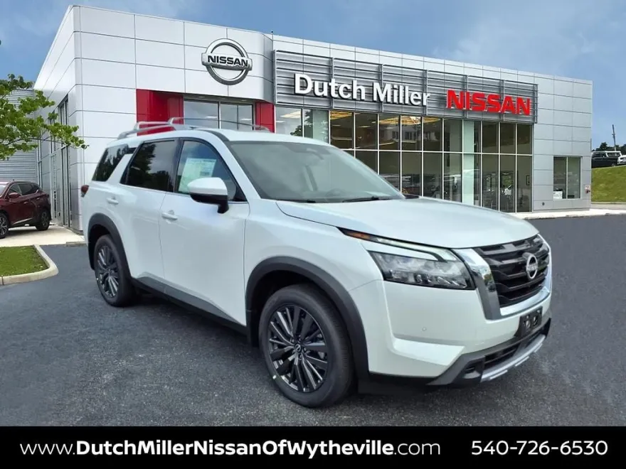 2025 Nissan Pathfinder SL photo 1