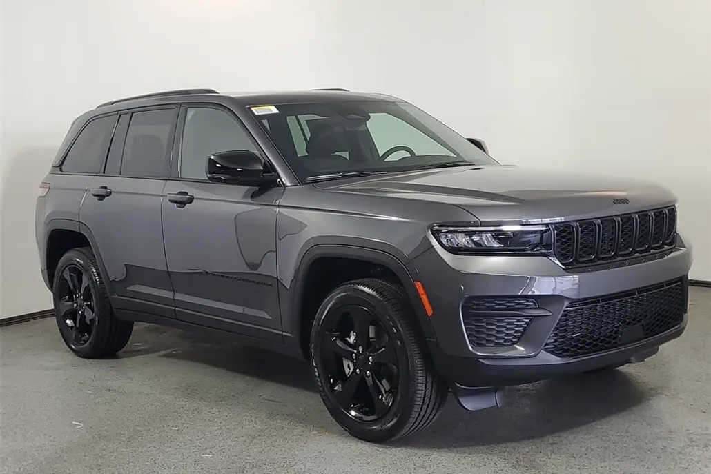 2025 Jeep Grand Cherokee Altitude photo 1