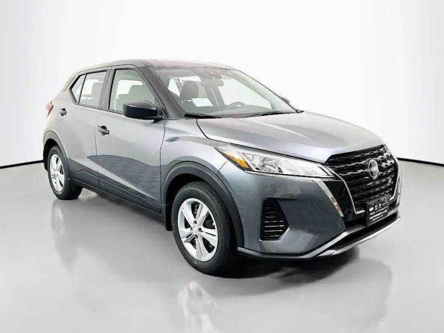 2025 Nissan Kicks Play S photo 1