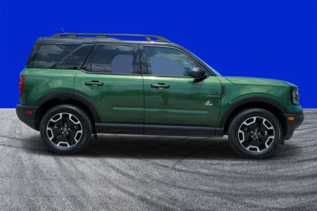 2023 Ford Bronco Sport Outer Banks photo 1