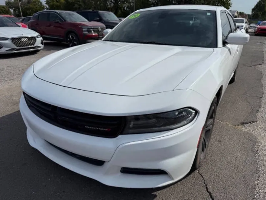 2019 Dodge Charger SXT photo 1