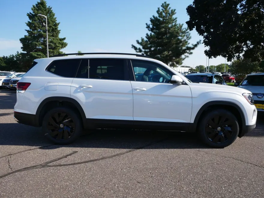 2026 Volkswagen Atlas SE Technology photo 1