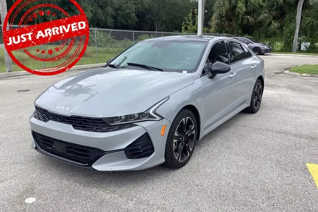 2024 Kia K5 GT-Line photo 1