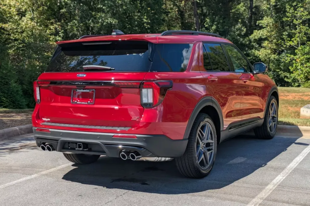 2025 Ford Explorer ST photo 1