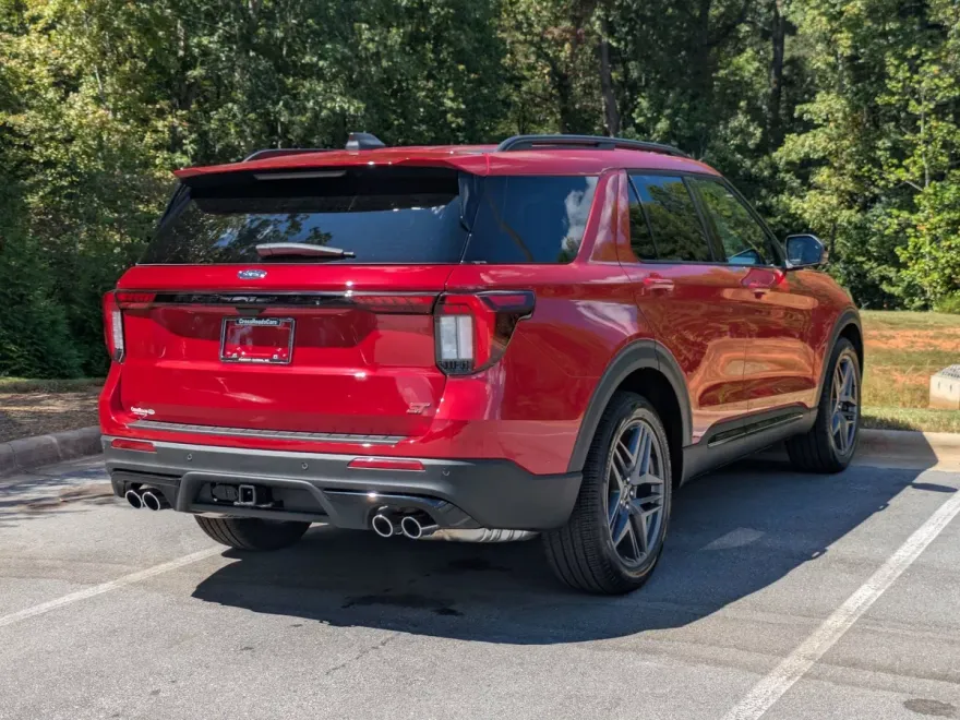 2025 Ford Explorer ST photo 1