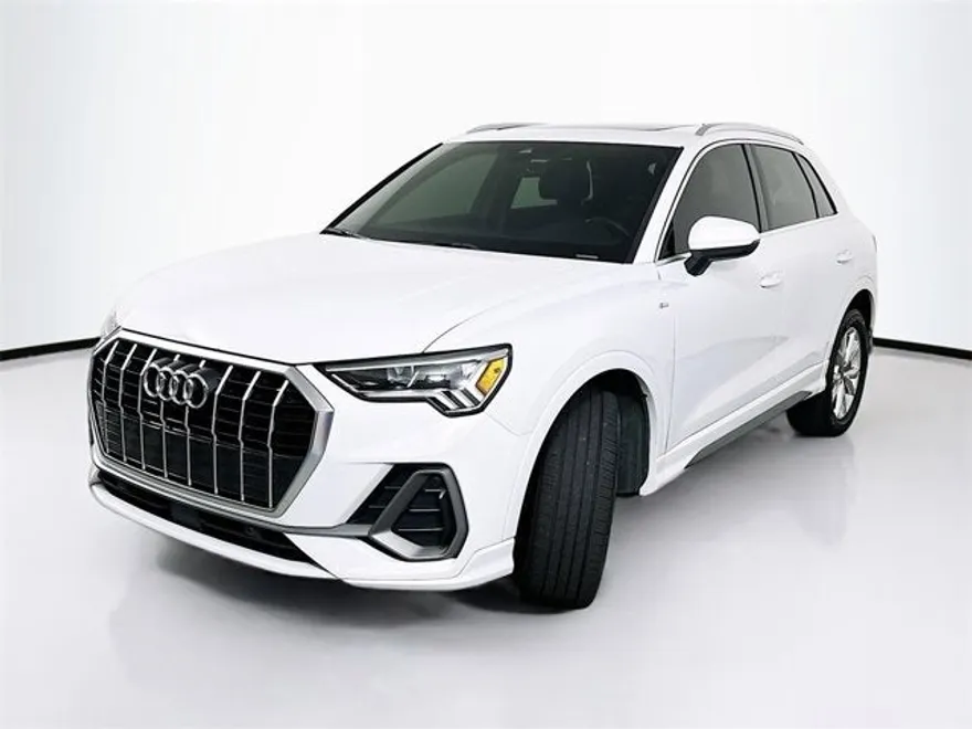 2023 Audi Q3 S line Premium Plus photo 1