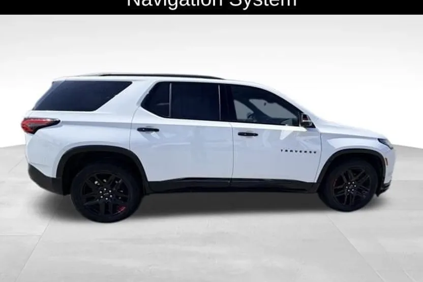 2023 Chevrolet Traverse Premier photo 1