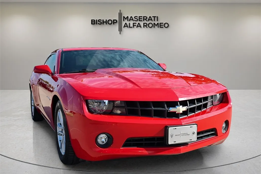 2013 Chevrolet Camaro 1LT photo 1