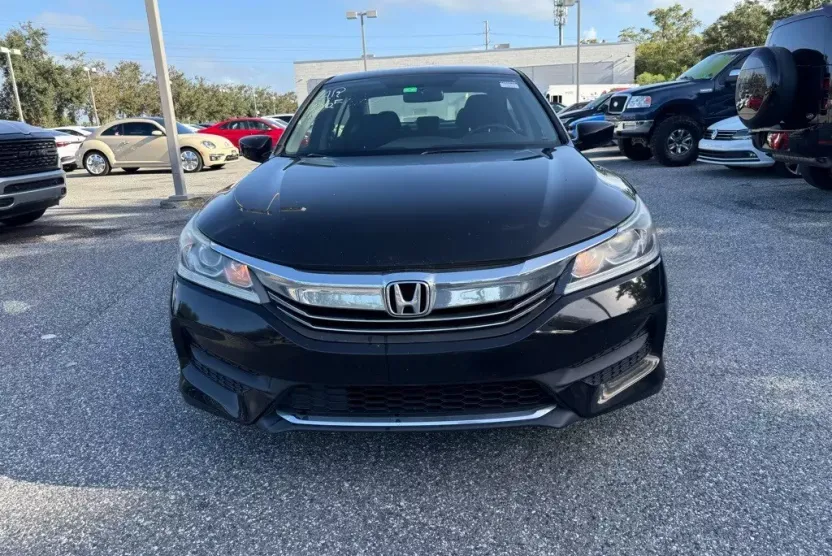 2017 Honda Accord LX photo 1