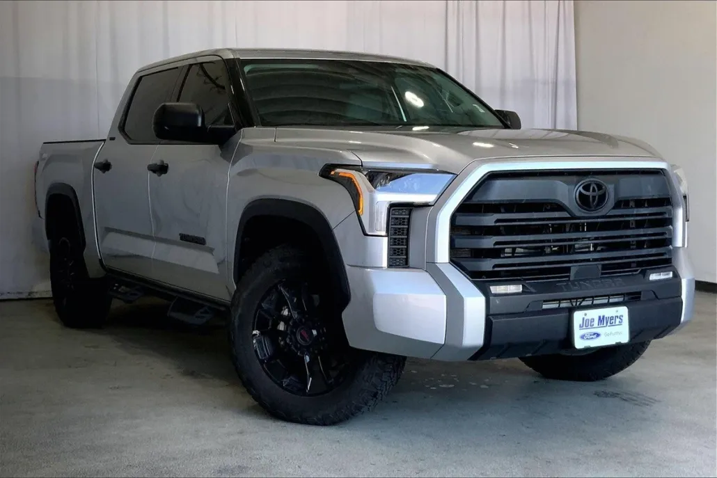 2023 Toyota Tundra SR5 photo 1