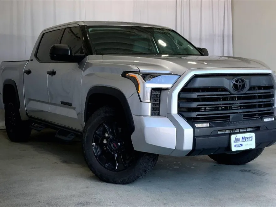 2023 Toyota Tundra SR5 photo 1