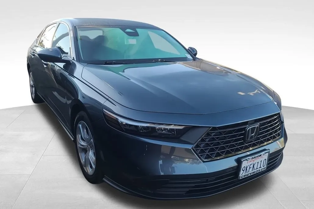 2024 Honda Accord LX photo 1