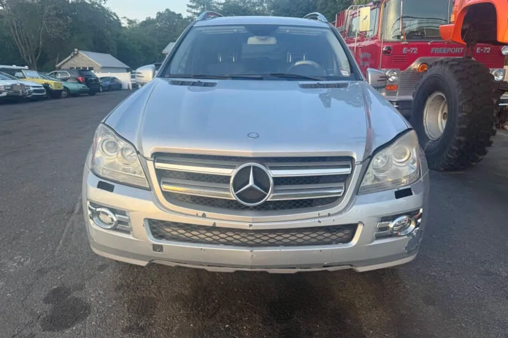 2011 Mercedes Benz GL 450 photo 1