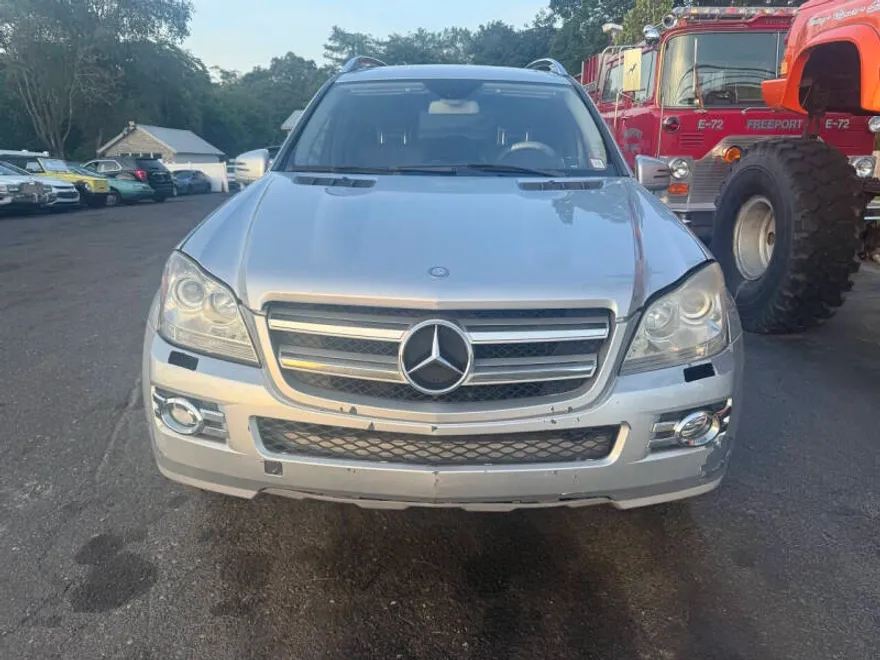 2011 Mercedes Benz GL 450 photo 1