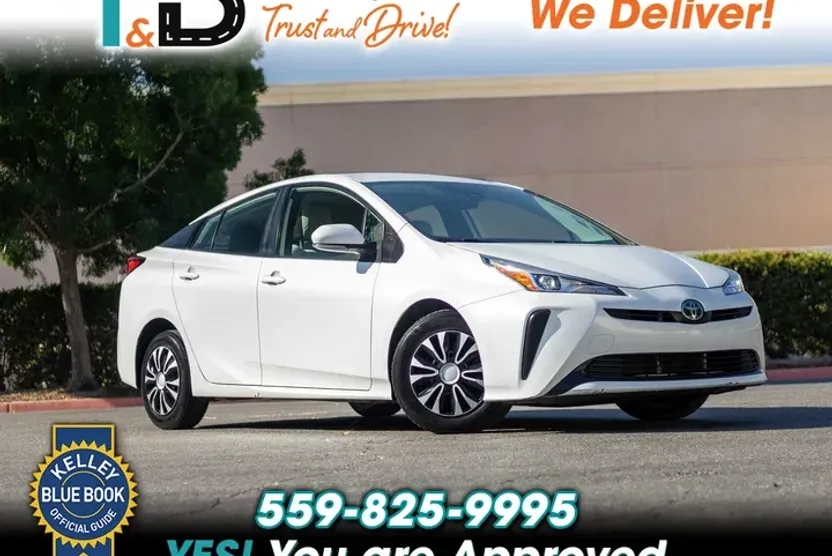 2019 Toyota Prius L Eco photo 1