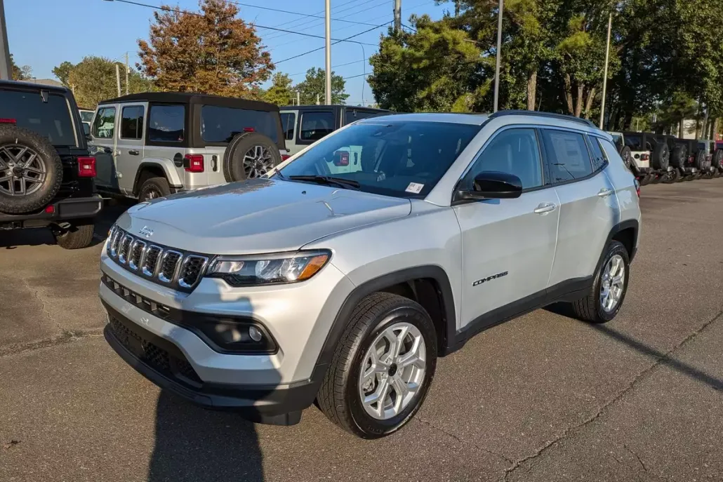 2025 Jeep Compass Latitude photo 1