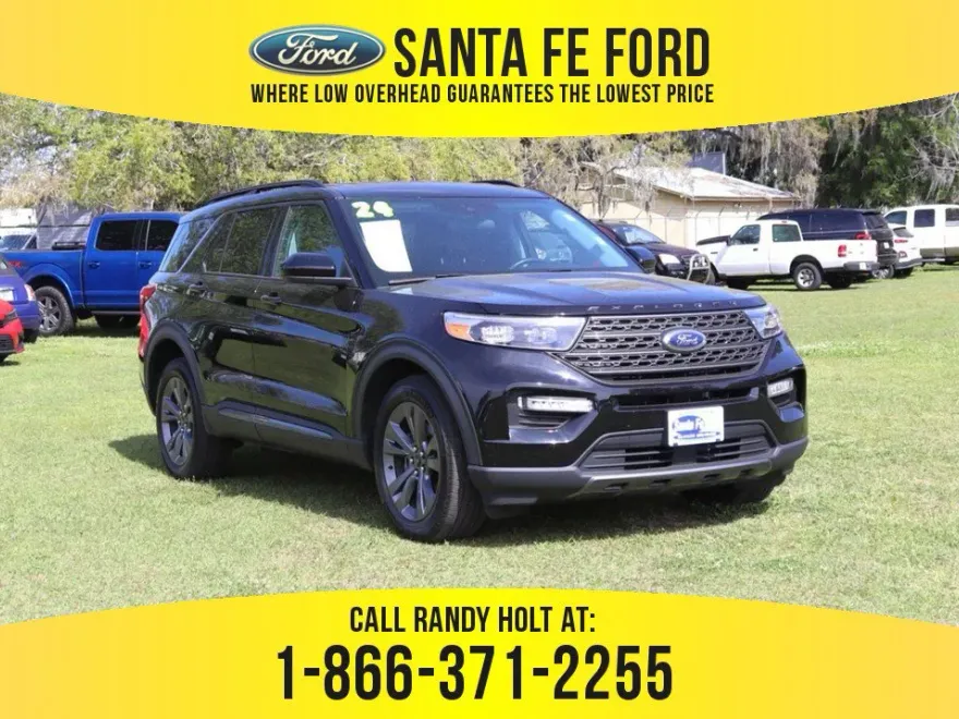 2024 Ford Explorer XLT photo 1