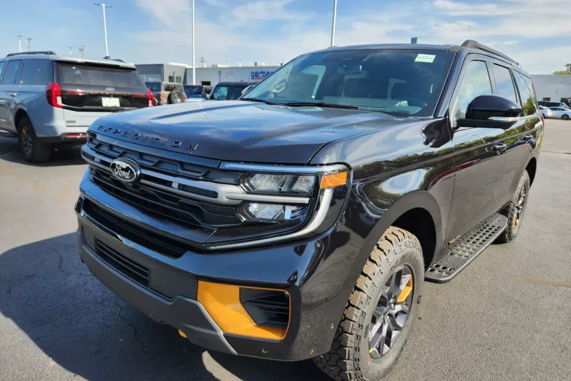 2025 Ford Expedition photo 1