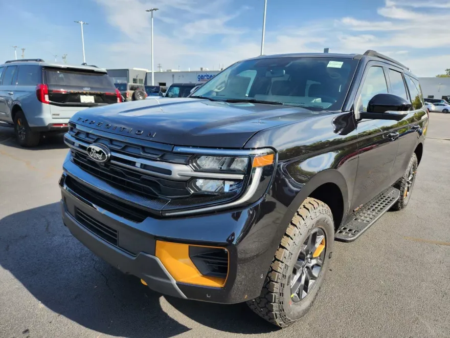 2025 Ford Expedition photo 1