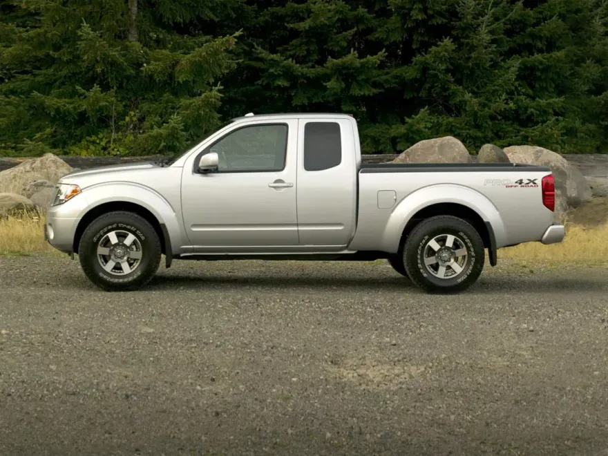 2014 Nissan Frontier S photo 1