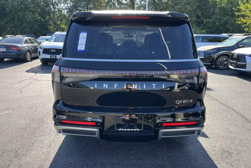 2026 Infiniti QX80 Luxe photo 1