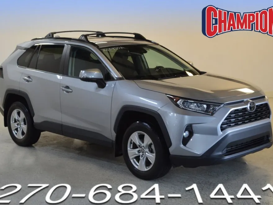 2021 Toyota RAV4 XLE photo 1