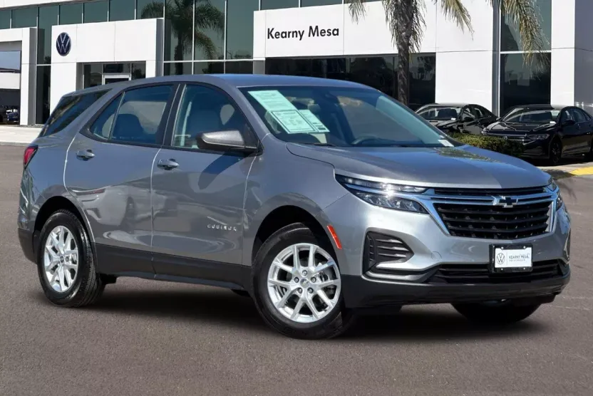 2024 Chevrolet Equinox LS photo 1