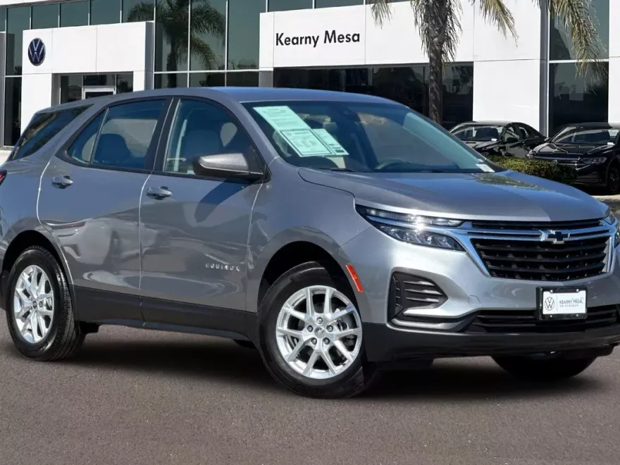 2024 Chevrolet Equinox LS photo 1