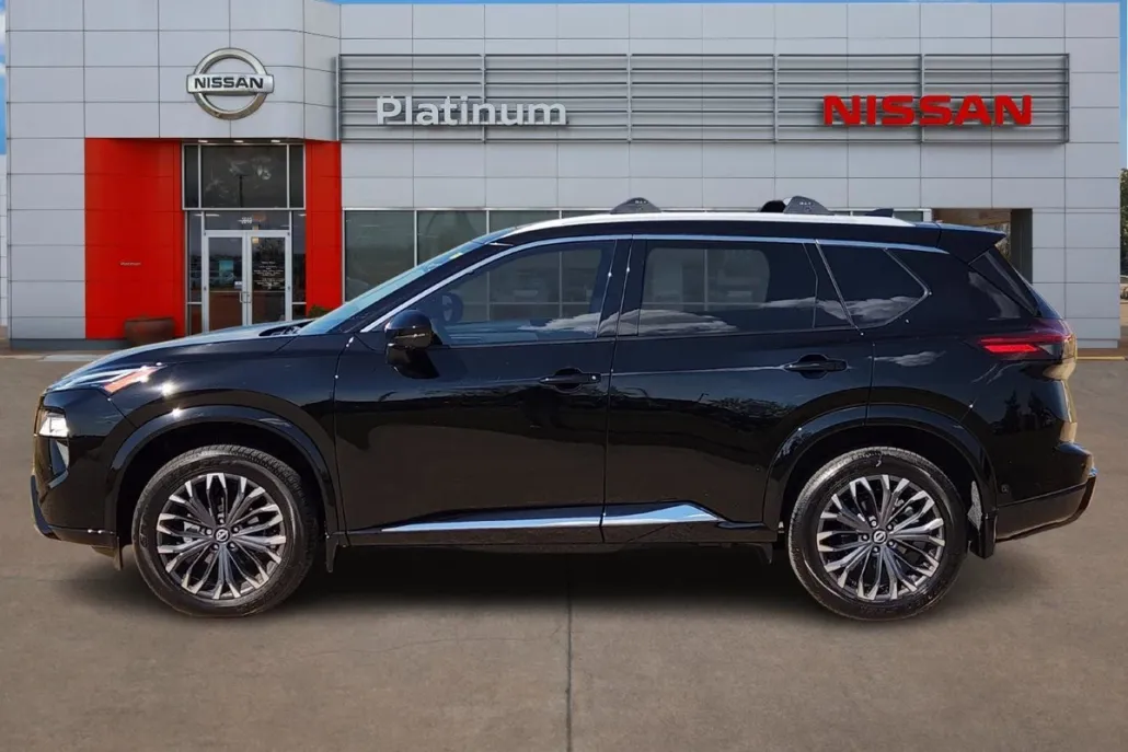 2025 Nissan Rogue Platinum photo 1