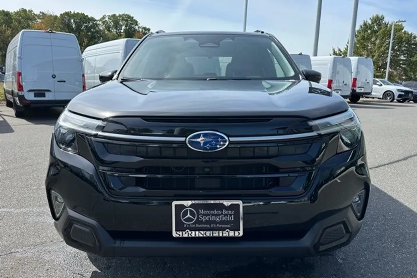 2025 Subaru Forester Touring photo 1