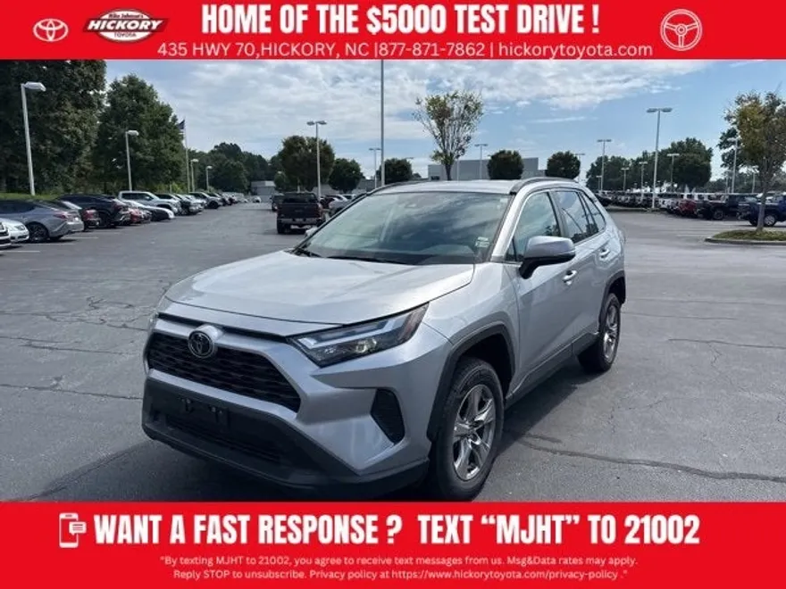 2024 Toyota RAV4 XLE photo 1