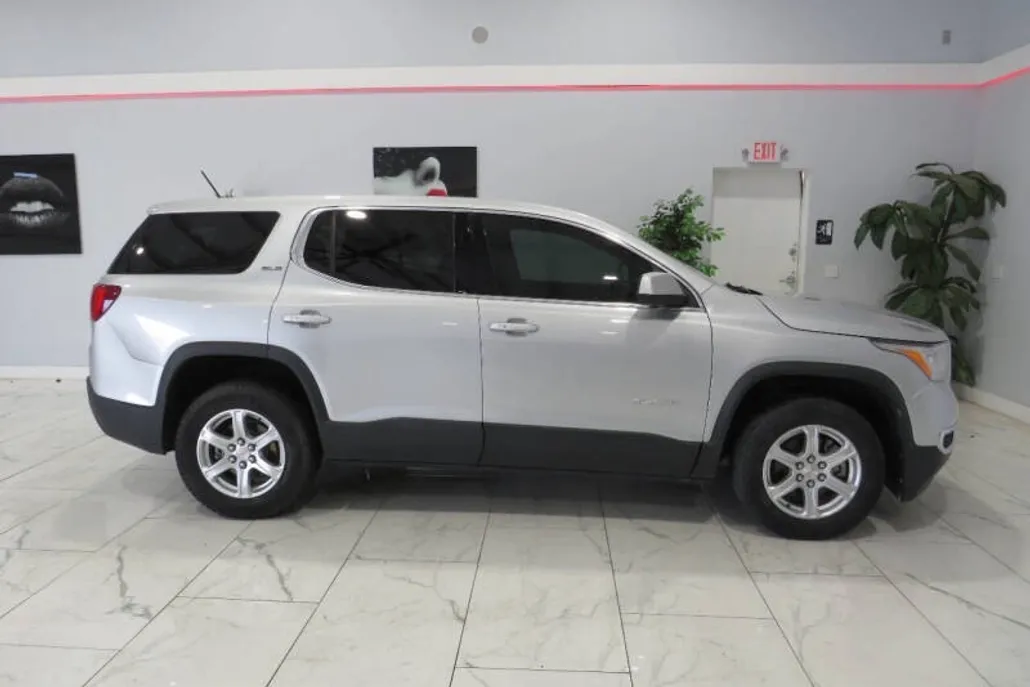 2019 Gmc Acadia SLE photo 1