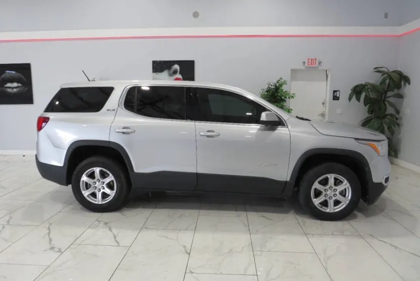 2019 Gmc Acadia SLE photo 1