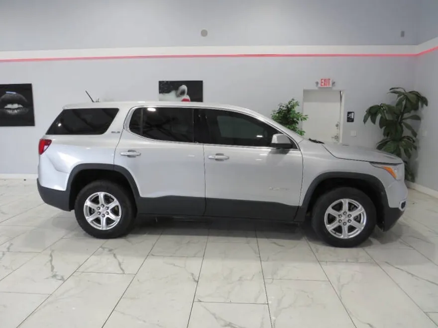 2019 Gmc Acadia SLE photo 1