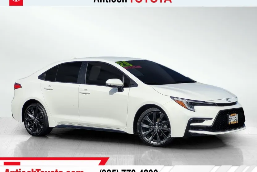 2024 Toyota Corolla SE photo 1