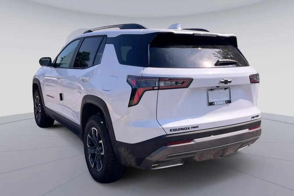2026 Chevrolet Equinox ACTIV photo 1