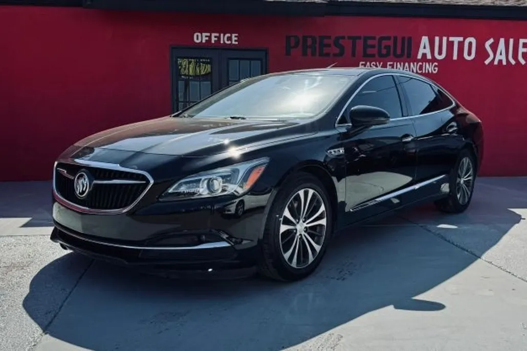 2017 Buick LaCrosse Essence photo 1