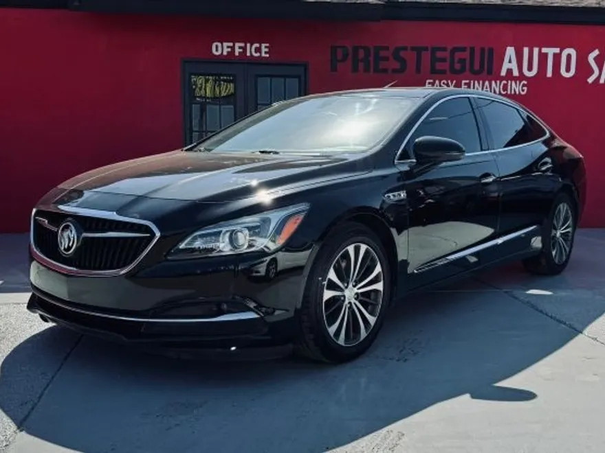 2017 Buick LaCrosse Essence photo 1